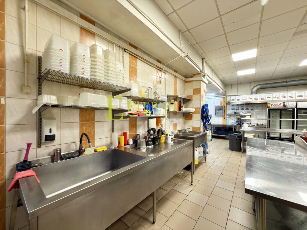 Готовий ресторан до оренди, 170 м² з повним професійним обладнанням та ліцензіями – входь і працюй!