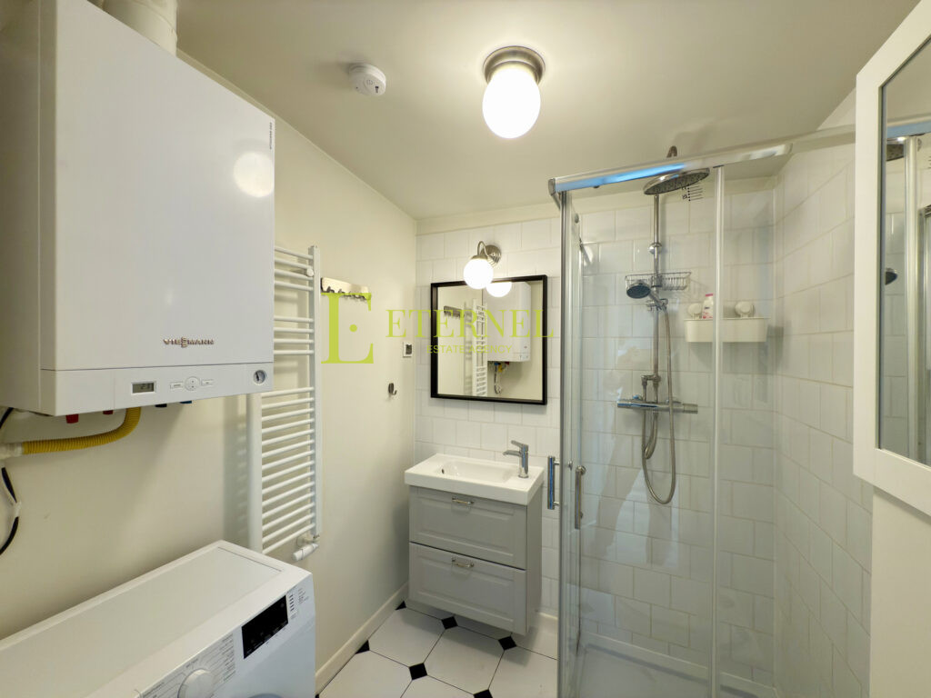 Світлий повністю умебльований апартамент 39 м² в історичній кам’яниці 1910 року з ліфтом на ul. Topolowa – престижне Stare Miasto!