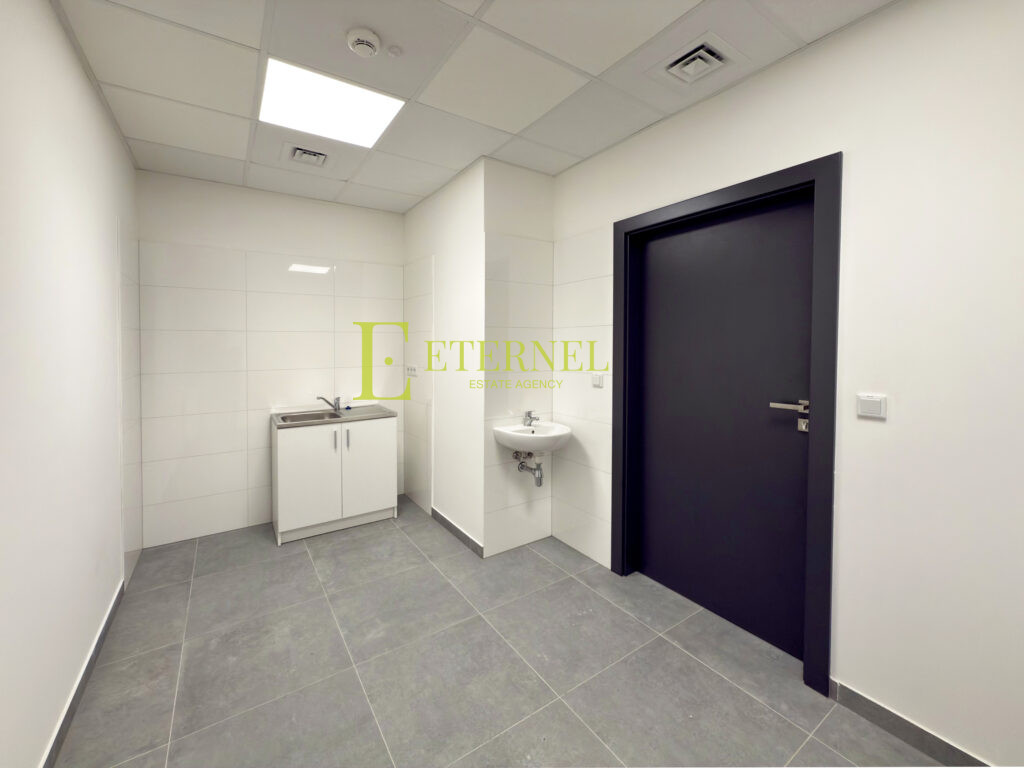 NEW PRICE – Kraków – Al. Jana Pawła II – Commercial Premises – 467.57 m²