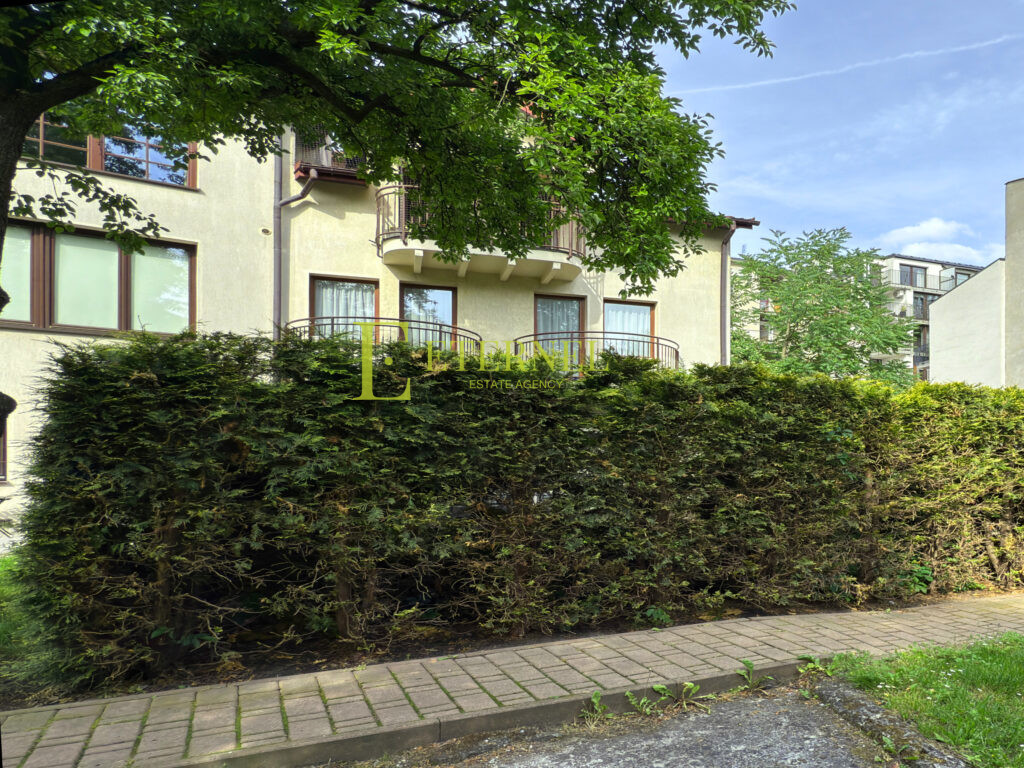 Продається 2-кімнатна квартира 72 м² з приватною терасою та садком у Starym Mieście – 2 паркомісця! Дуже гарний стан