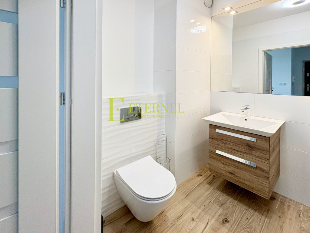 Сучасна повністю умебльована студія 30 м² на 8 поверсі з панорамним видом на місто – osiedle Na Lotnisku, дружня до тварин!