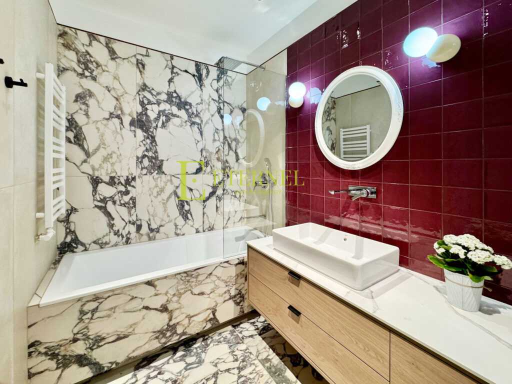 Елегантний дизайнерський апартамент 48 м² в престижному комплексі Młyny Mogilska 2022 року – 5 хв до Rynek, фітнес та кінозал!