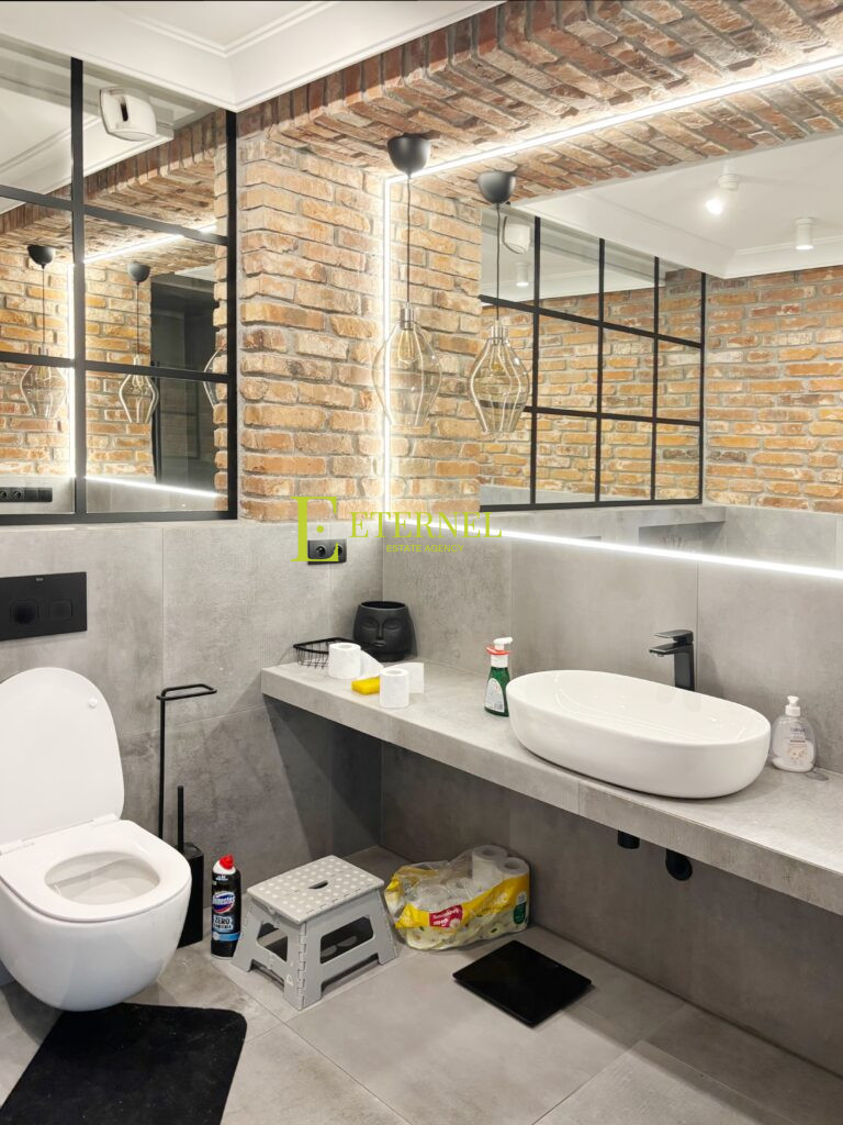 Сучасна повністю умебльована 3-кімнатна квартира 72 м² з терасою на даху 50 м² на ul. Domagały – з паркомісцем, готова до заселення!