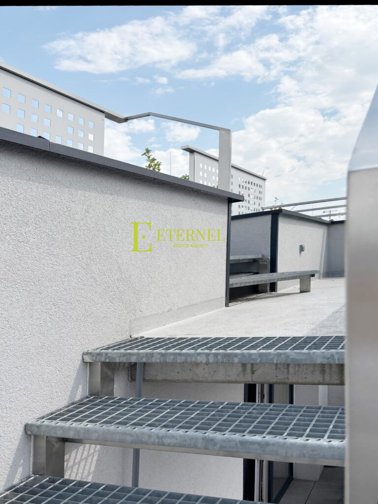 Сучасна повністю умебльована 3-кімнатна квартира 72 м² з терасою на даху 50 м² на ul. Domagały – з паркомісцем, готова до заселення!