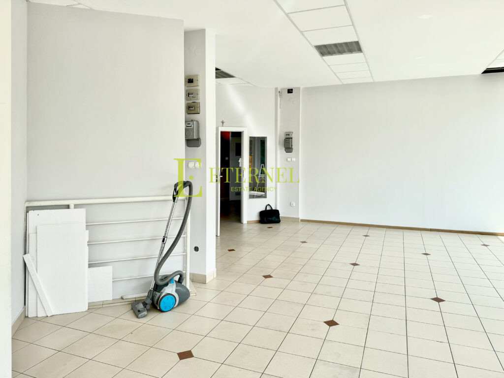 Оренда просторого комерційного приміщення 70 м² + склад 12 м² після ремонту на ul. Bieńczycka – можливість розширення до 100+ м²!