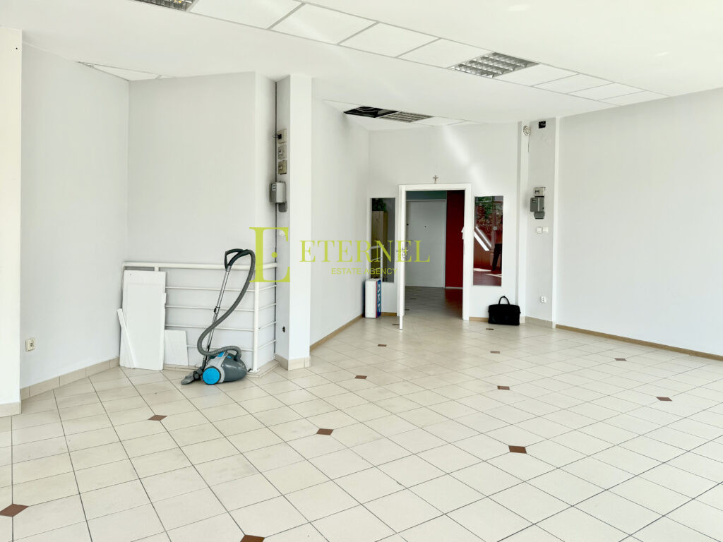 Оренда просторого комерційного приміщення 70 м² + склад 12 м² після ремонту на ul. Bieńczycka – можливість розширення до 100+ м²!