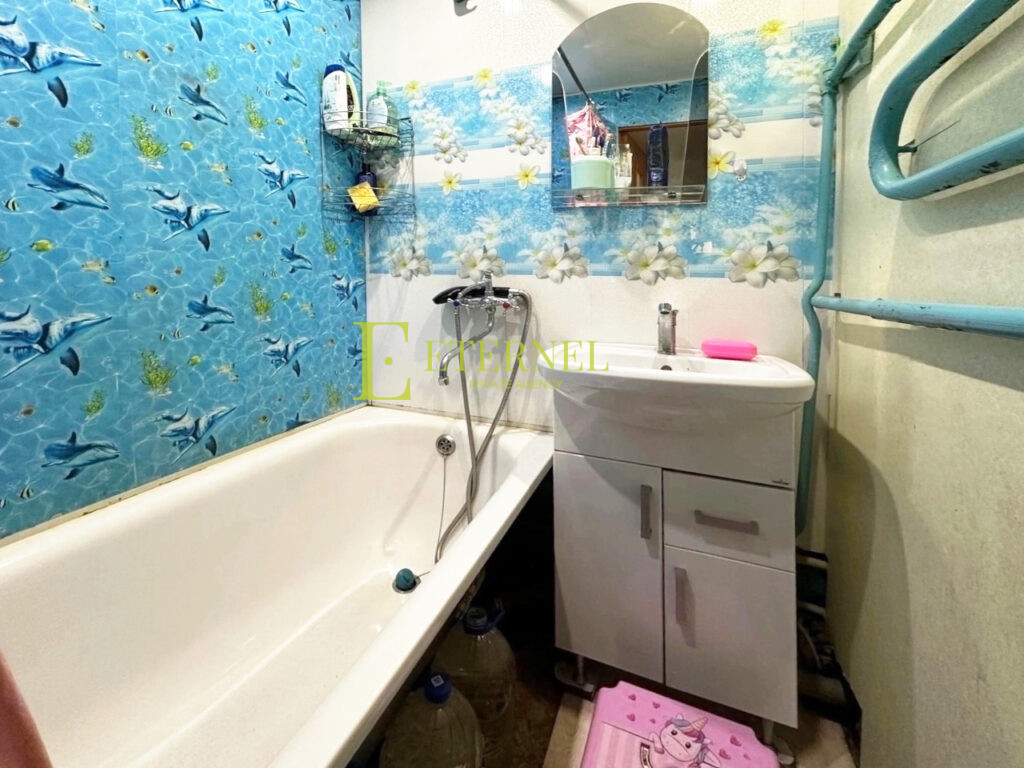 28m2 apartment for renovation with potential – Oświecenia street, Złoty Wiek estate