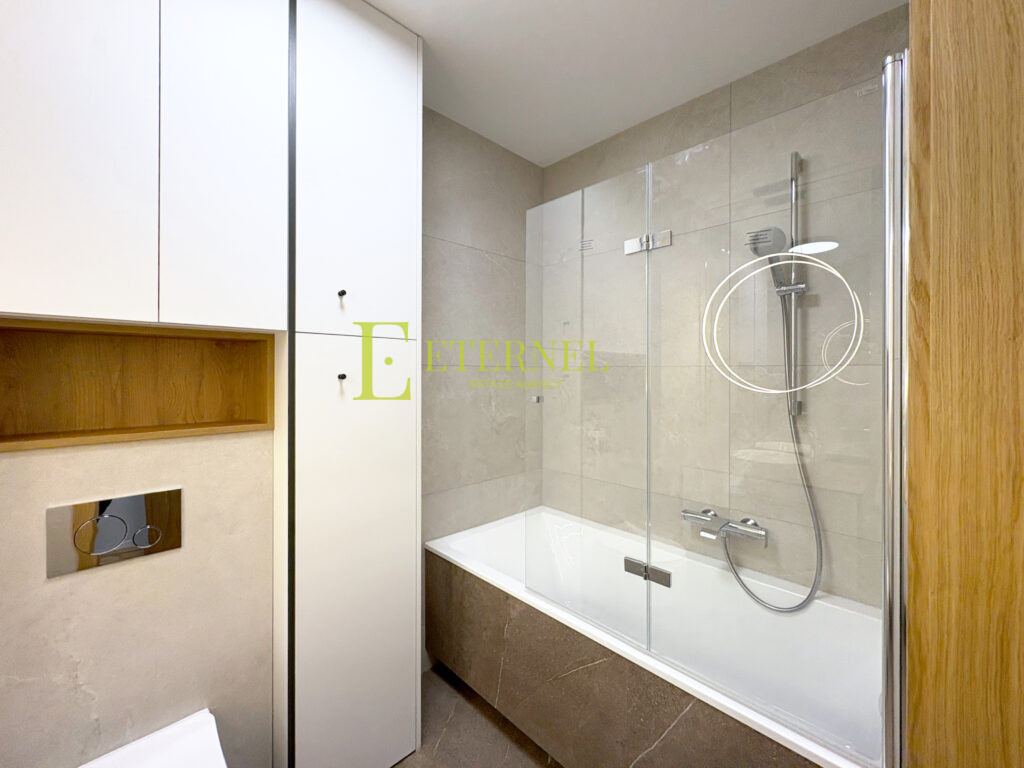 3-кімнатна квартира 73,6м2 готова до заселення на вулиці dr. Jana Piltza, Ruczaj, з гаражем