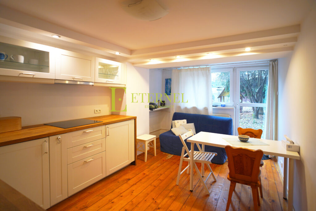 Unique apartment 102.83m² + independent apartment + garage – Officers' Estate