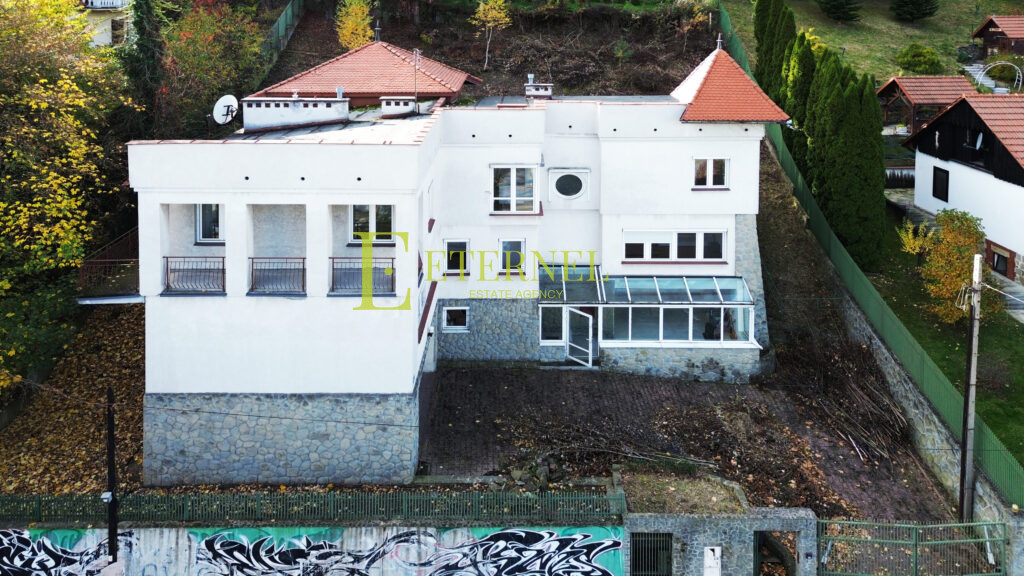 Przestronny dom 350m² z widokiem na lasy – Daszyńskiego