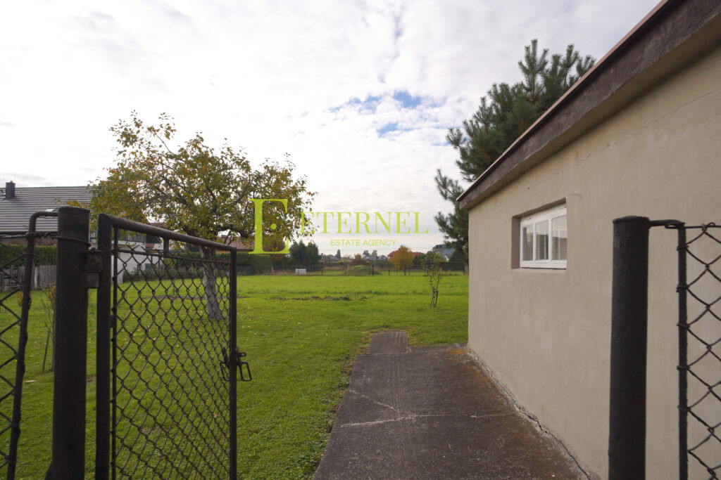 Działka z zabudowaniami 1370m² – Ziarkowa