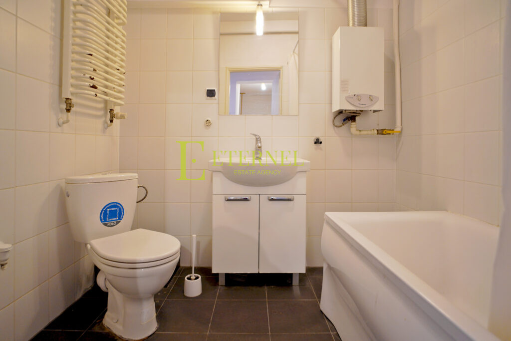 Unique apartment 102.83m² + independent apartment + garage – Officers' Estate