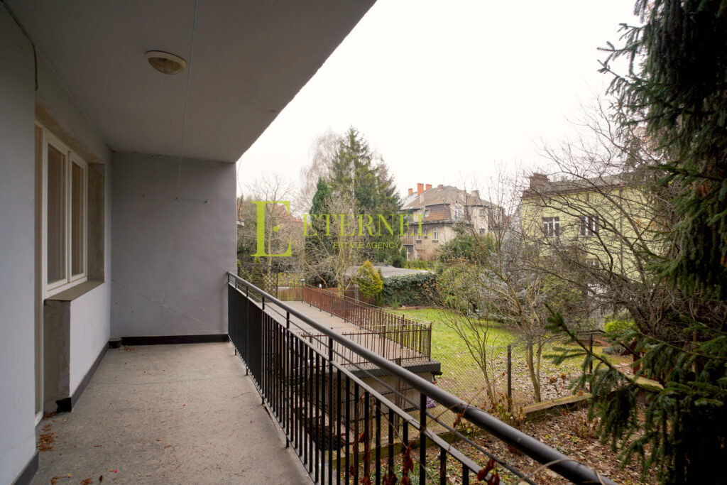 Unique apartment 102.83m² + independent apartment + garage – Officers' Estate