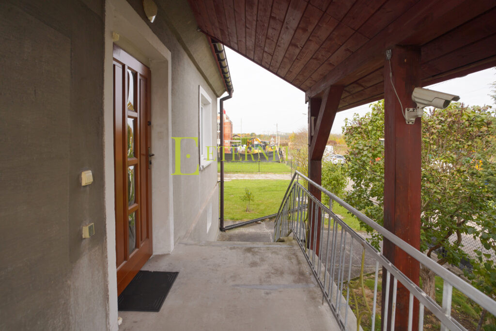 Działka z zabudowaniami 1370m² – Ziarkowa