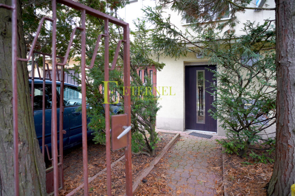 Unique apartment 102.83m² + independent apartment + garage – Officers' Estate