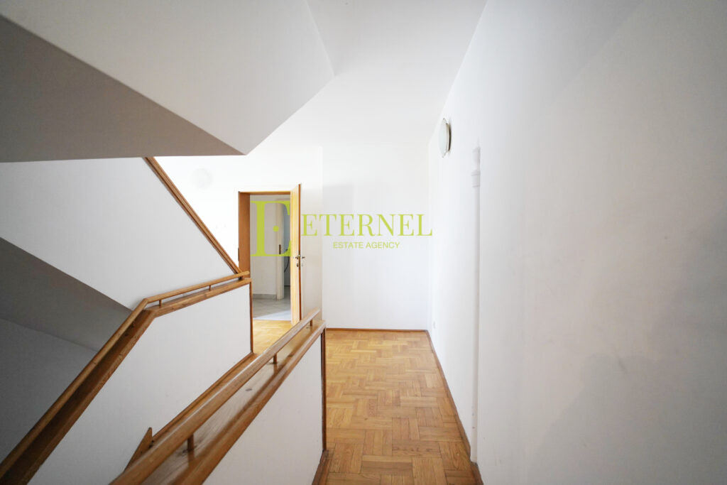 Przestronny dom 350m² z widokiem na lasy – Daszyńskiego