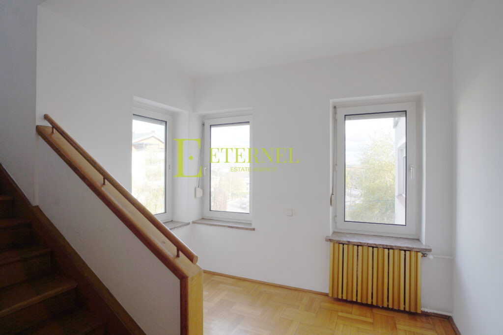 Przestronny dom 350m² z widokiem na lasy – Daszyńskiego