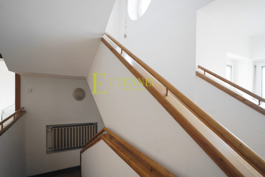 Przestronny dom 350m² z widokiem na lasy – Daszyńskiego