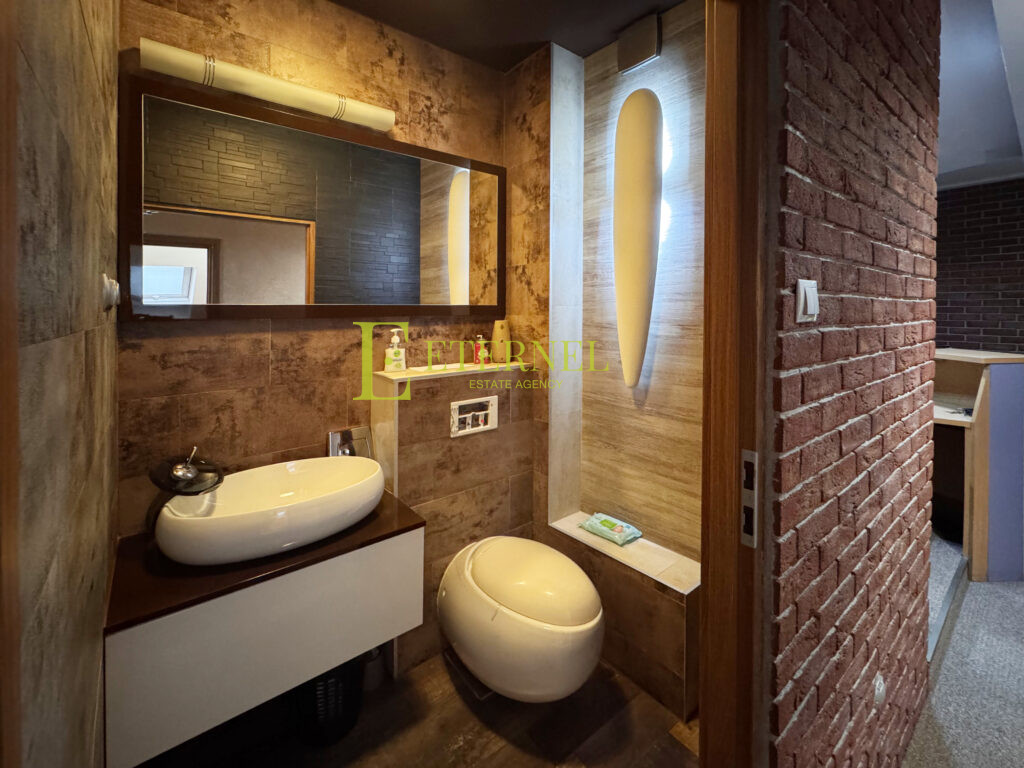 Lokal użytkowy z klimatyzacją 118,70m2 + strych 45m2 – ul. Solskiego