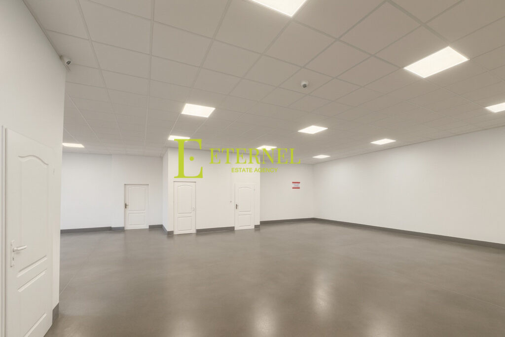 Inwestycyjny lokal handlowy 630m² w centrum osiedla – Nowa Huta