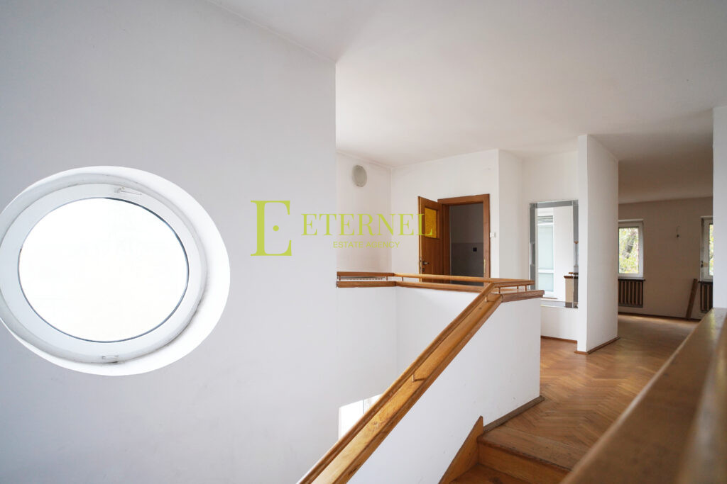 Przestronny dom 350m² z widokiem na lasy – Daszyńskiego