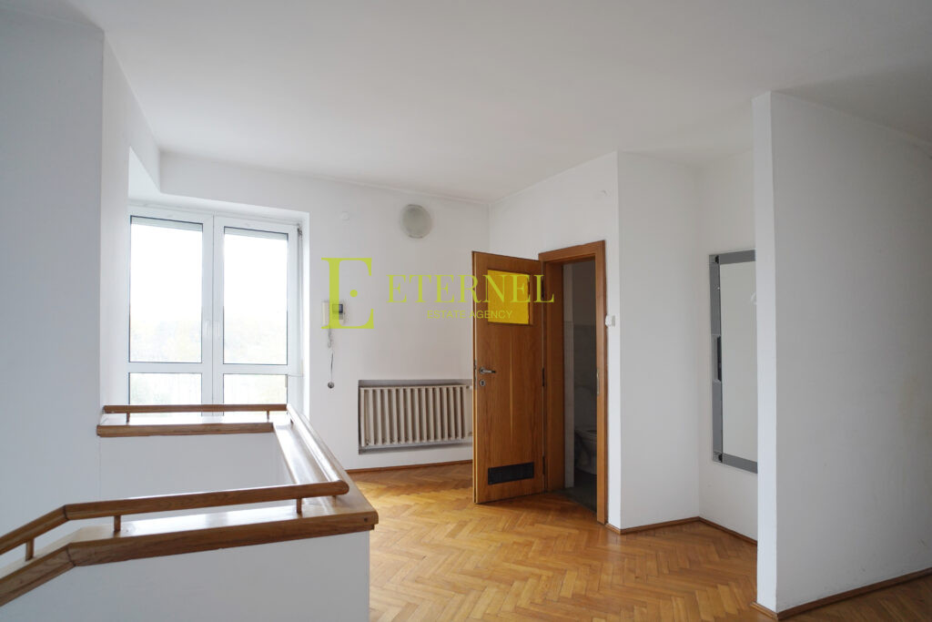 Przestronny dom 350m² z widokiem na lasy – Daszyńskiego