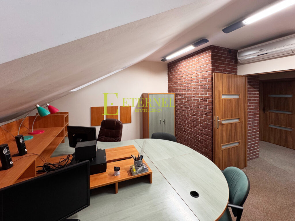 Przestrzenny lokal biurowy 119m2 + strych 45m² – Solskiego