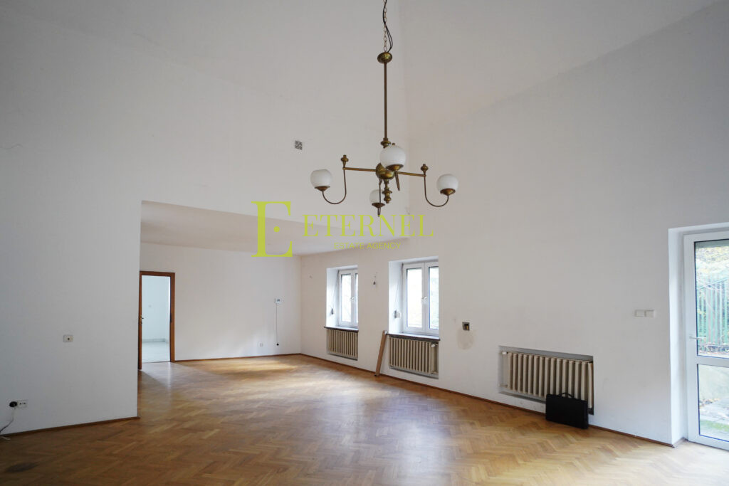 Przestronny dom 350m² z widokiem na lasy – Daszyńskiego