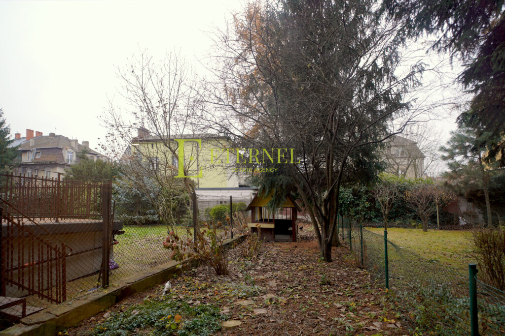 Unique apartment 102.83m² + independent apartment + garage – Officers' Estate