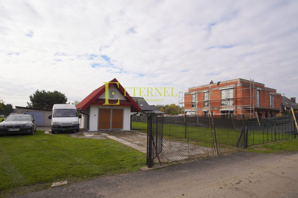 Działka z zabudowaniami 1370m² – Ziarkowa