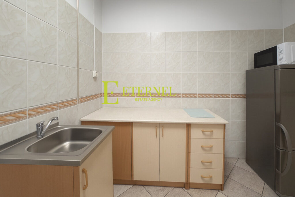 Inwestycyjny lokal handlowy 630m² w centrum osiedla – Nowa Huta