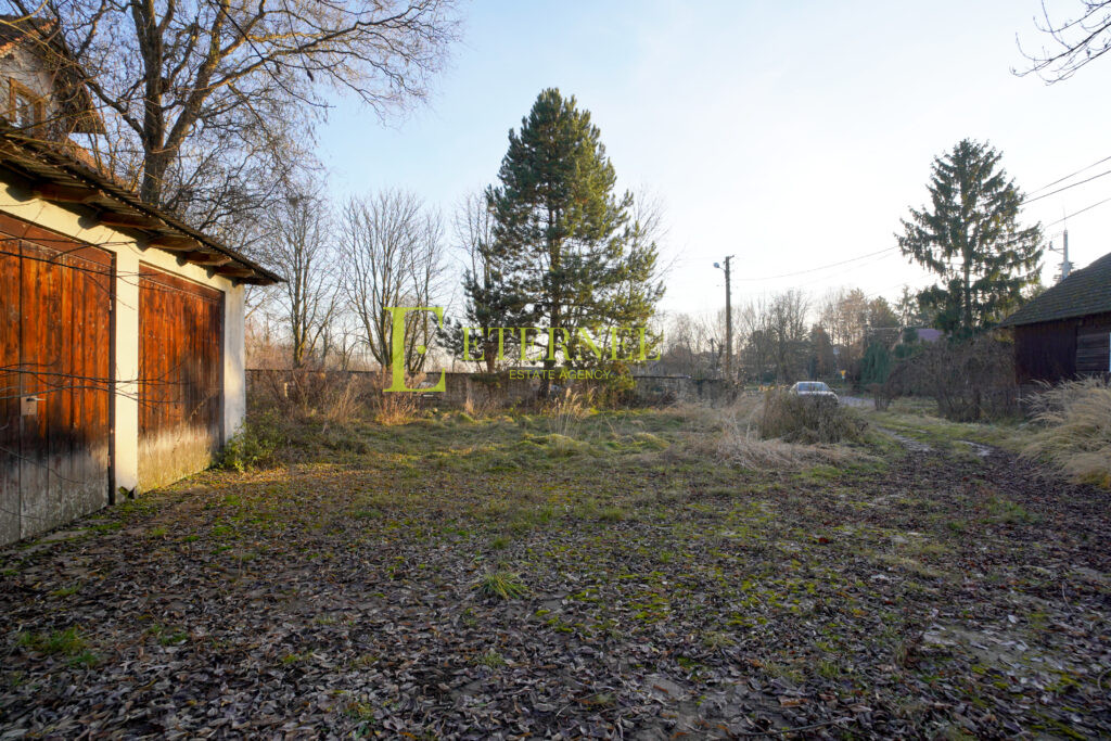 Działka budowlana nad stawem 12 arów – Głęboka