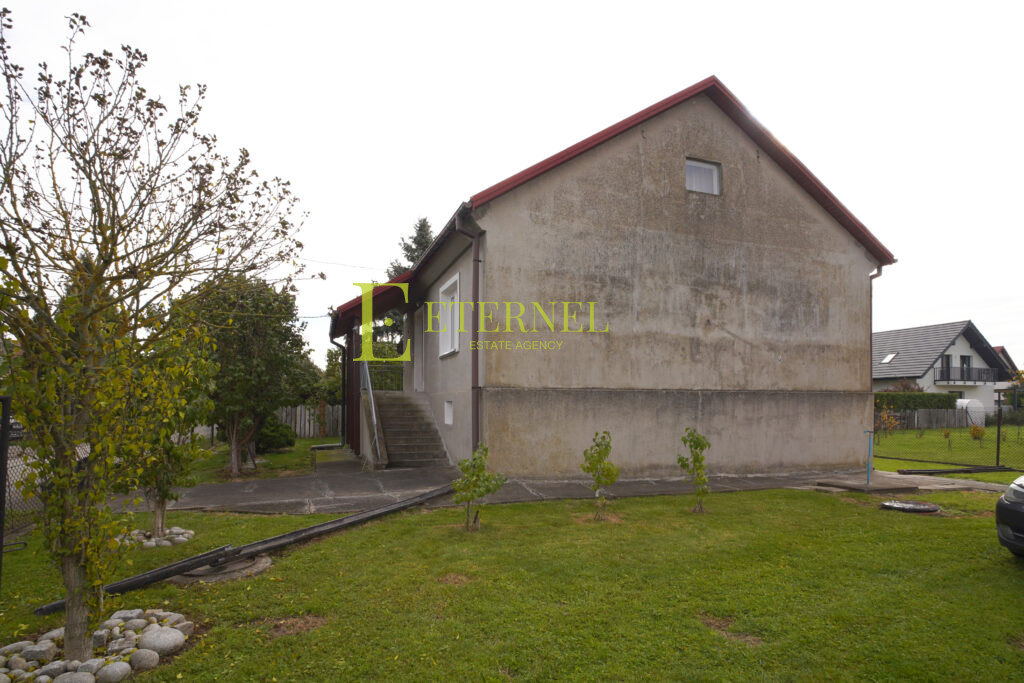 Działka z zabudowaniami 1370m² – Ziarkowa