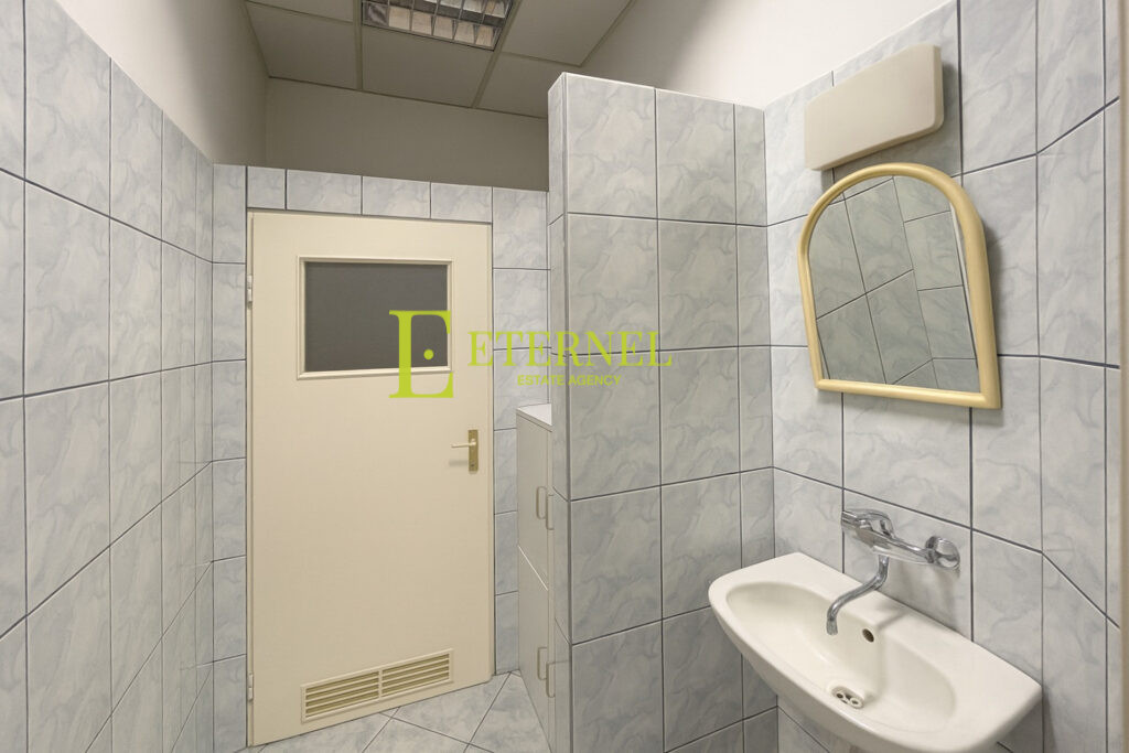 Inwestycyjny lokal handlowy 630m² w centrum osiedla – Nowa Huta