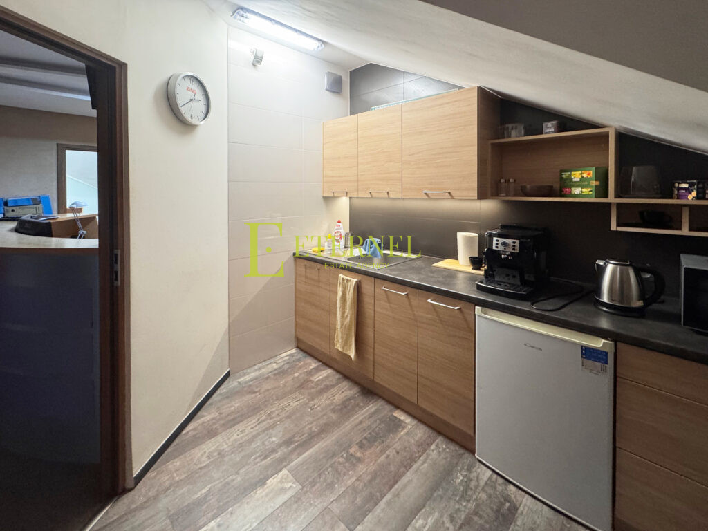 Przestrzenny lokal biurowy 119m2 + strych 45m² – Solskiego