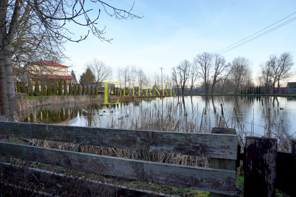 Działka budowlana nad stawem 12 arów – Głęboka