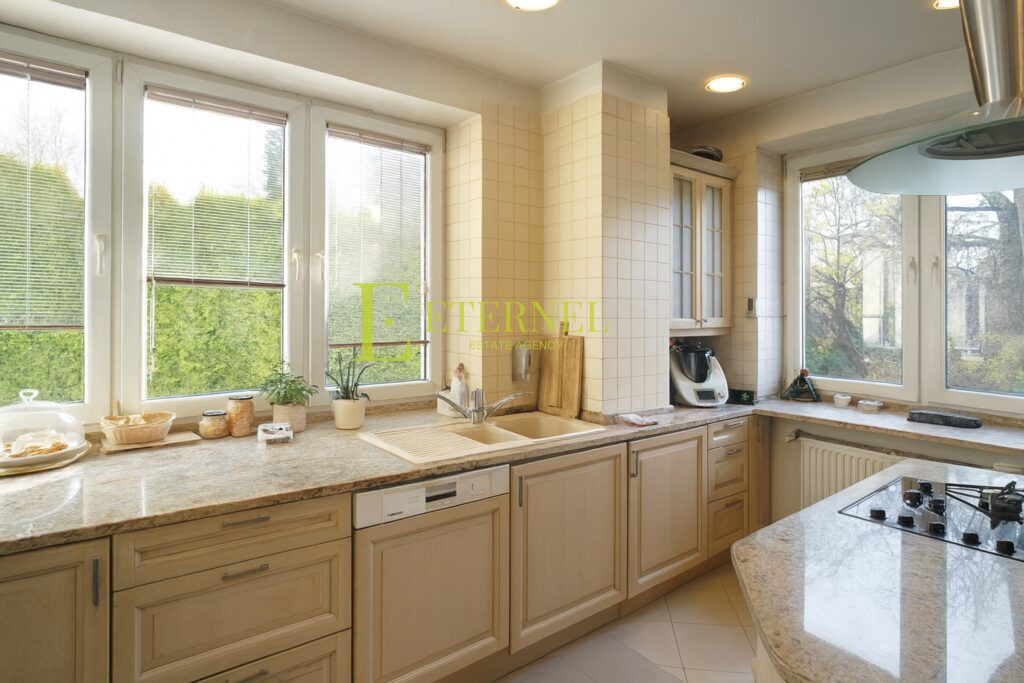 Ekskluzywna rezydencja 258m2 po remoncie – Bronowice