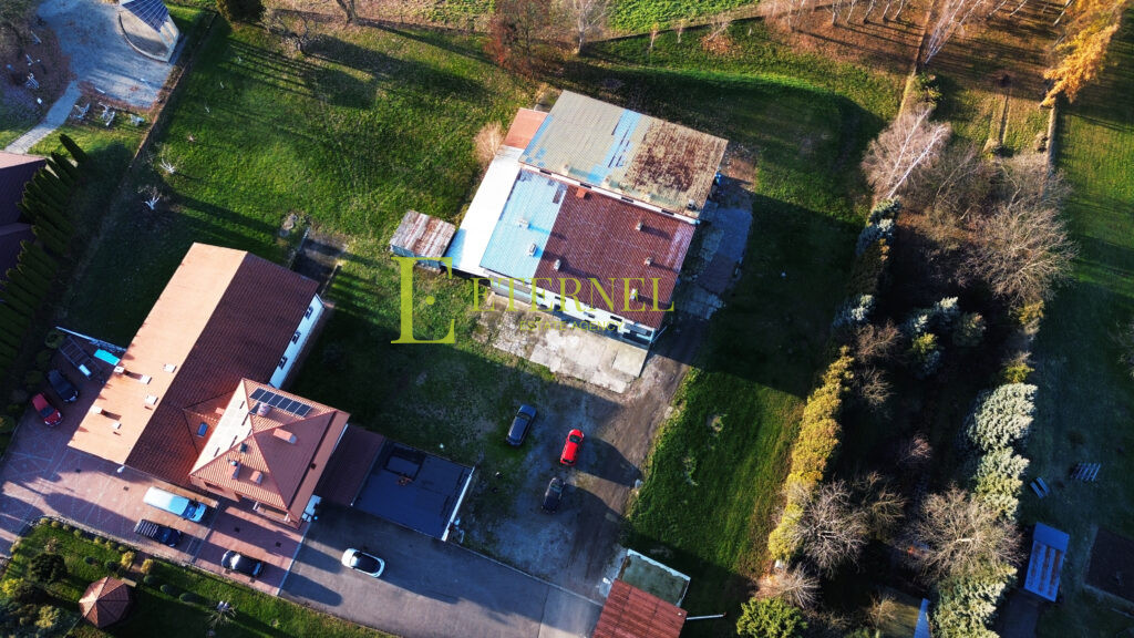 Warehouse-production hall with 51-are plot – Lednica Górna