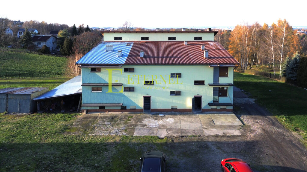 Warehouse-production hall with 51-are plot – Lednica Górna