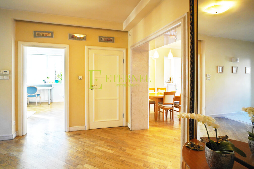 Ekskluzywna rezydencja 258m2 po remoncie – Bronowice