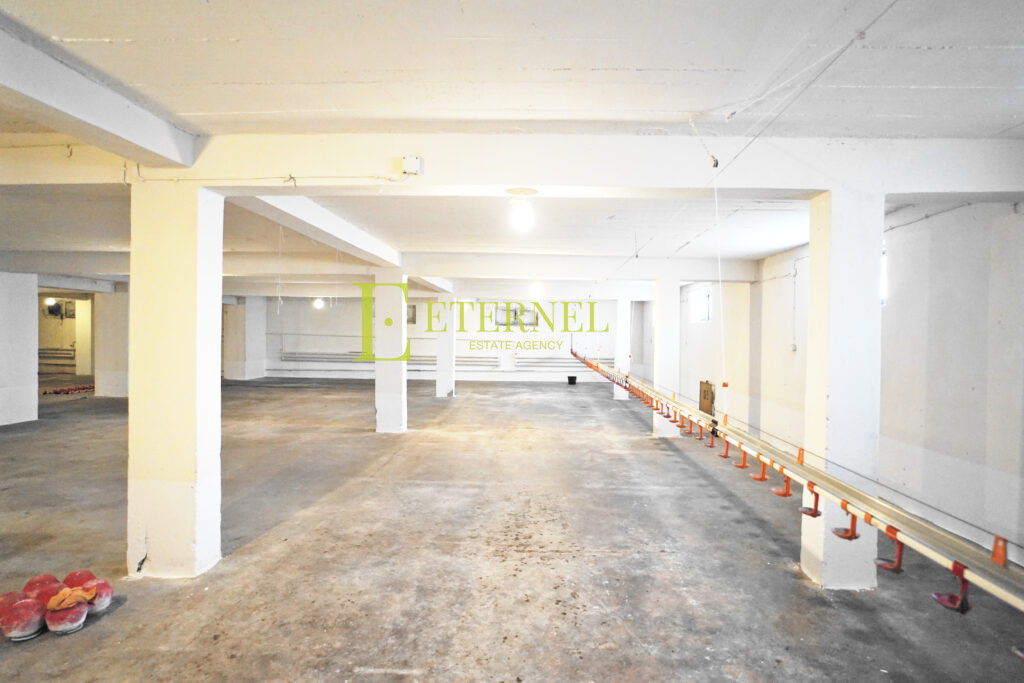 Warehouse-production hall with 51-are plot – Lednica Górna