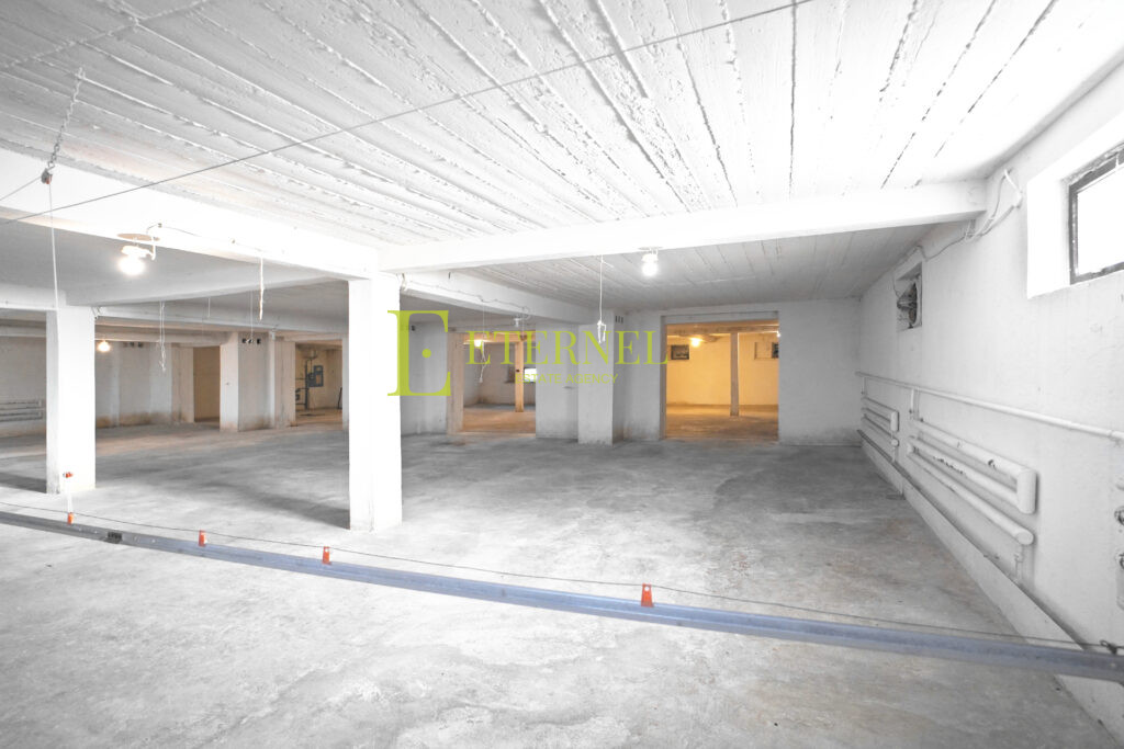 Warehouse-production hall with 51-are plot – Lednica Górna