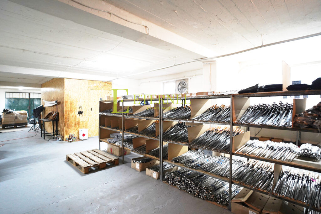 Warehouse-production hall with 51-are plot – Lednica Górna