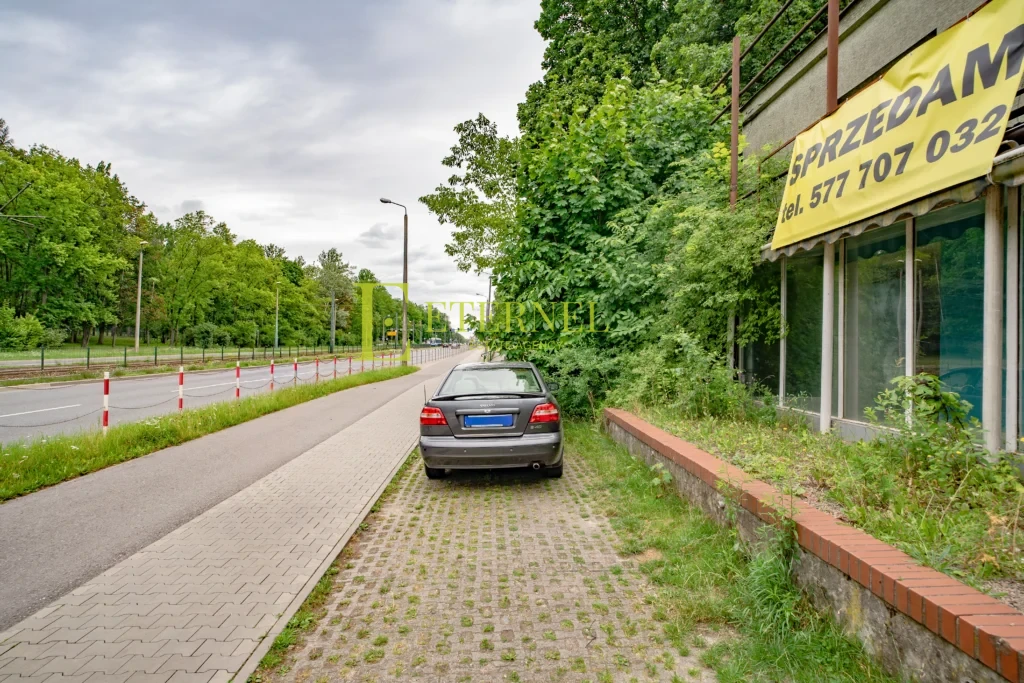 Działka inwestycyjna 5,1 ara z budynkiem – Aleja Jana Pawła II