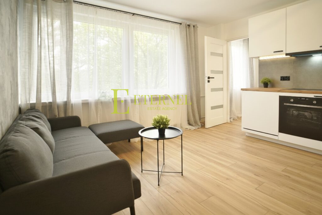 Mieszkanie 2-pokojowe po remoncie 26,7m2 – Os. Na Stoku