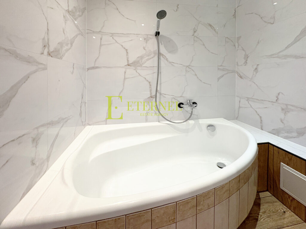 4-pokojowe mieszkanie z tarasem i ogródkiem – ul. Okulickiego