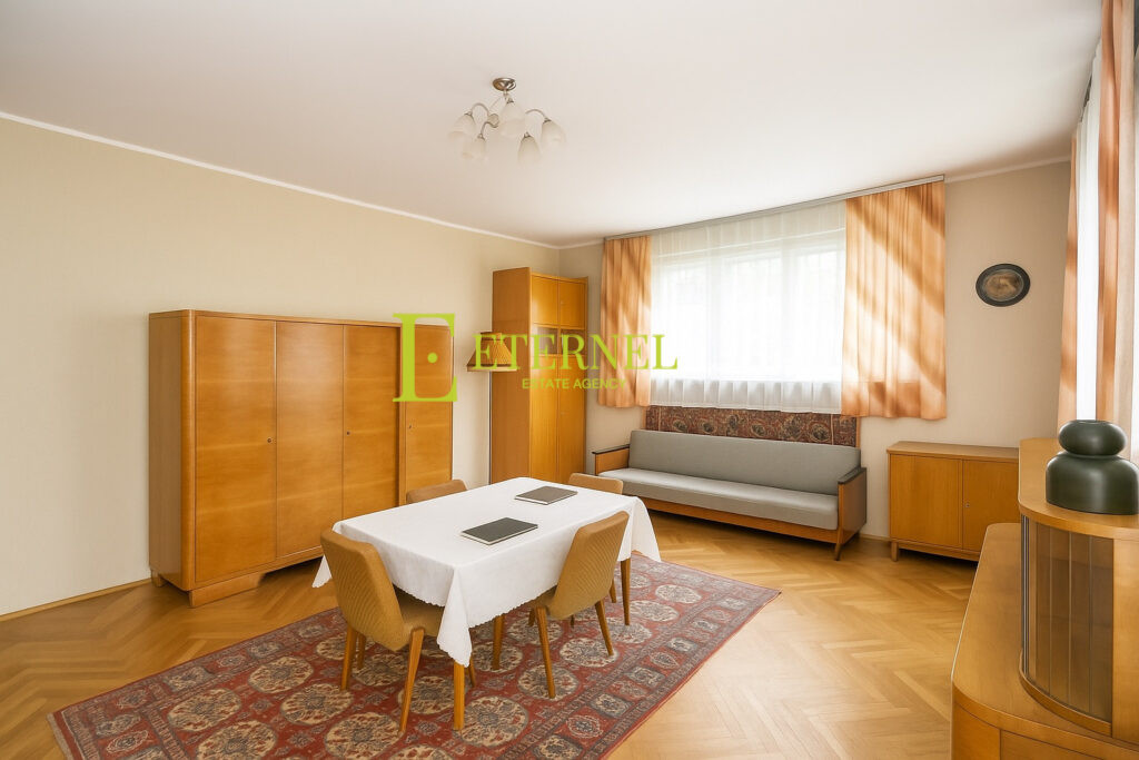 Простора 4-кімнатна квартира під ремонт 92м2 – вул. Królewska