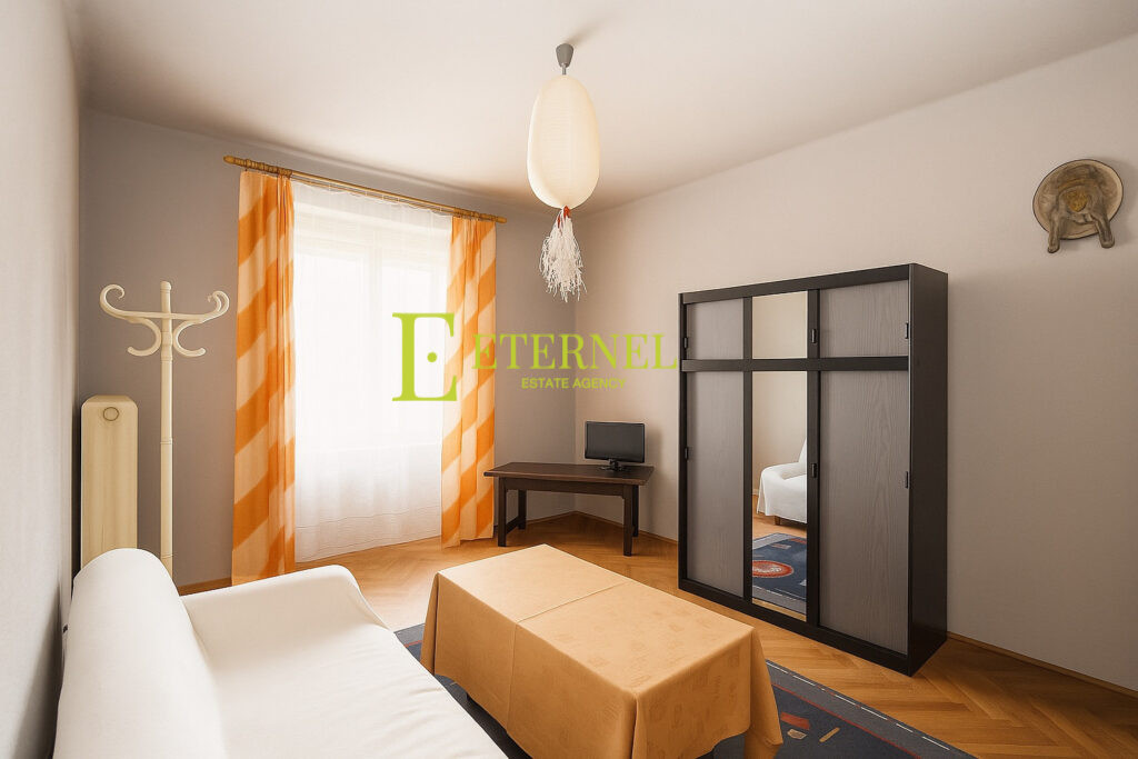 Простора 4-кімнатна квартира під ремонт 92м2 – вул. Królewska