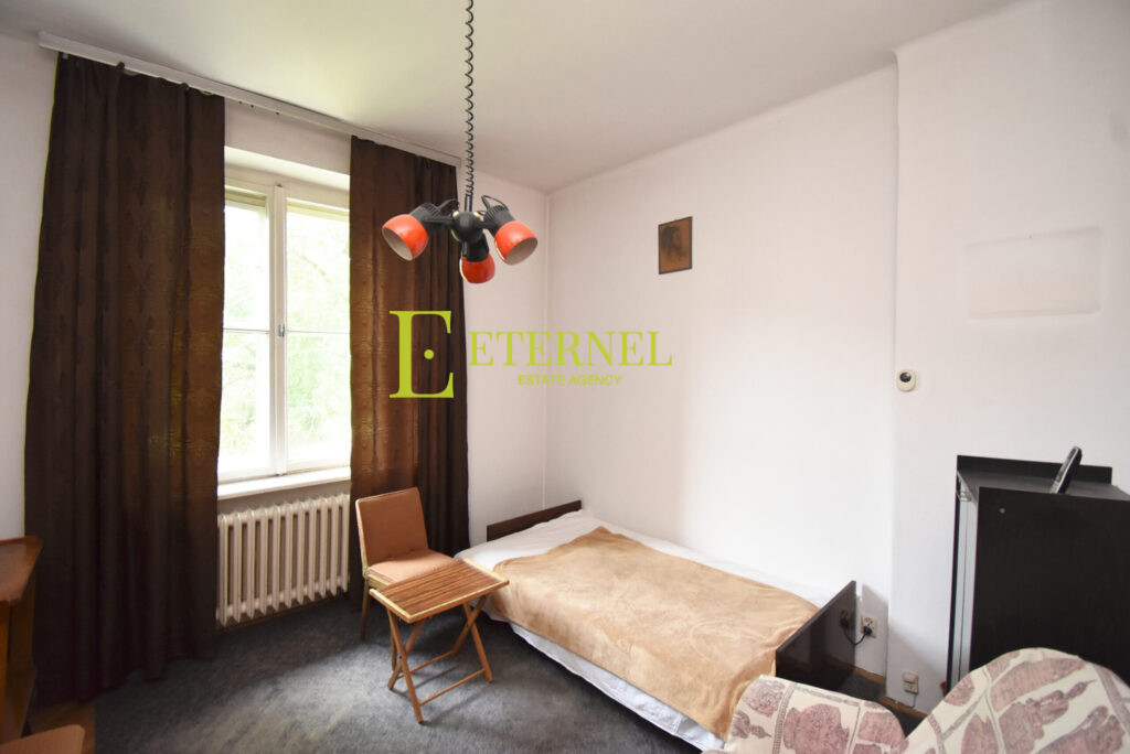 Простора 4-кімнатна квартира під ремонт 92м2 – вул. Królewska