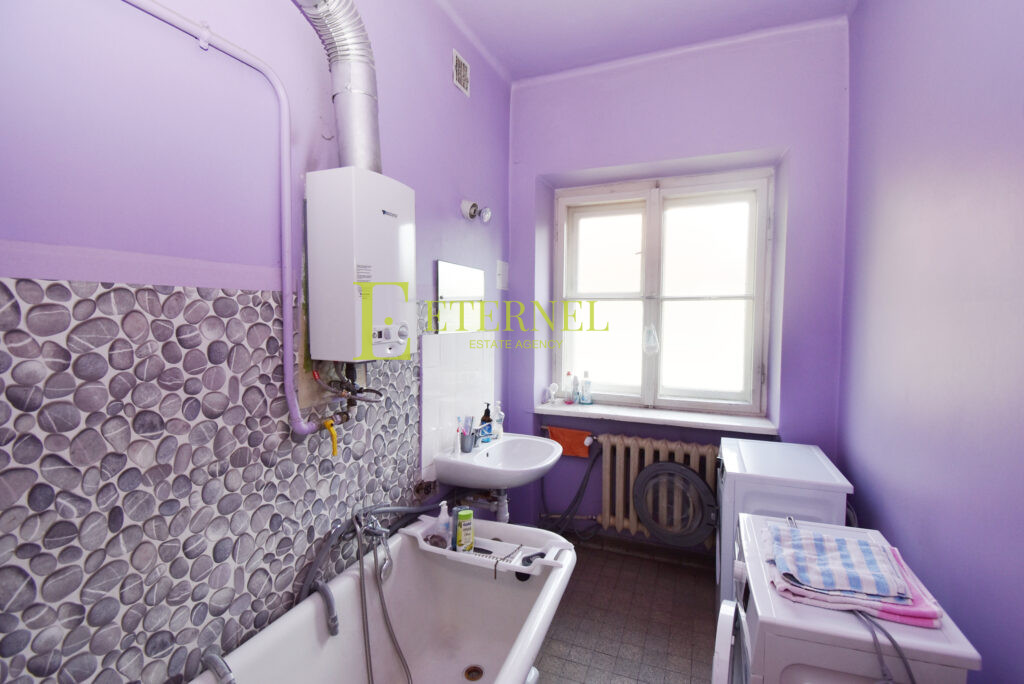 Простора 4-кімнатна квартира під ремонт 92м2 – вул. Królewska